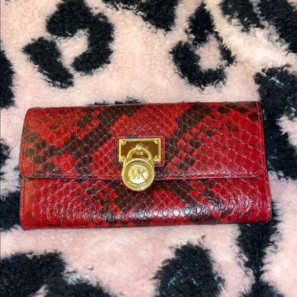 Michael Kors purse with matching wallet - Picture 7 of 7